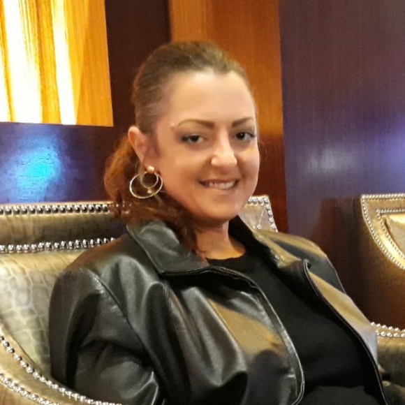 Meet your Posher, Julie! 🦄 - Picture 3 of 5